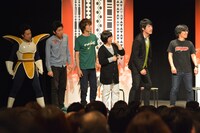 A愛グループの乗っ取りにおののくメンバー。