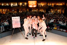 5thシングル「BILLION DREAMS」リリースイベントに登場したDa-iCEと上島竜兵。