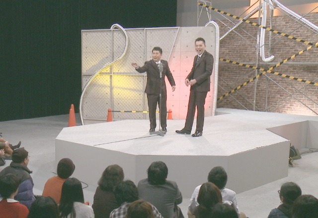「2015年版 漫才 爆笑問題のツーショット」のワンシーン。(c)WOWOW