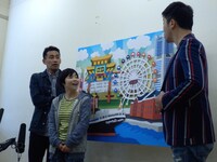 会見中の様子。