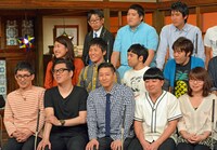 4コマコントを制作した若手芸人たち。