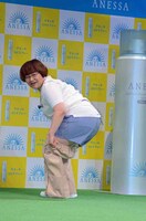 ステージで生着替えを披露する春菜。