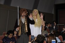 DVD＆Blu-rayリリース記念特別試写会に出席したデニス植野（左）とJOY（右）。