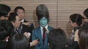 コント「宇宙人総理」のワンシーン。(c)NHK