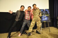 映画「ラン・オールナイト」の試写会イベントに登壇したダチョウ倶楽部。