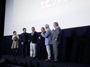 舞台挨拶の様子。