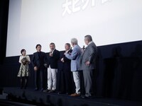 舞台挨拶の様子。