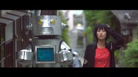 映画「乱死怒町より愛を吐いて」に出演する鳥居みゆき（右）。(c)PUNK FILM