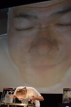 100秒息止めに挑戦するあばれる君。