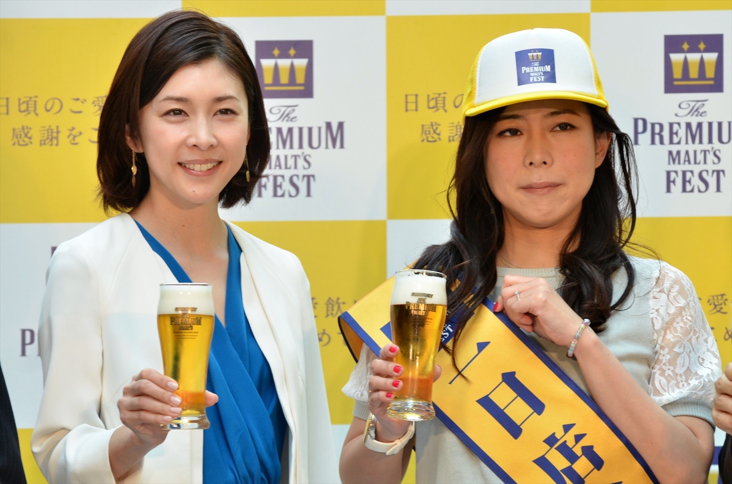 （左から）竹内結子、椿鬼奴。