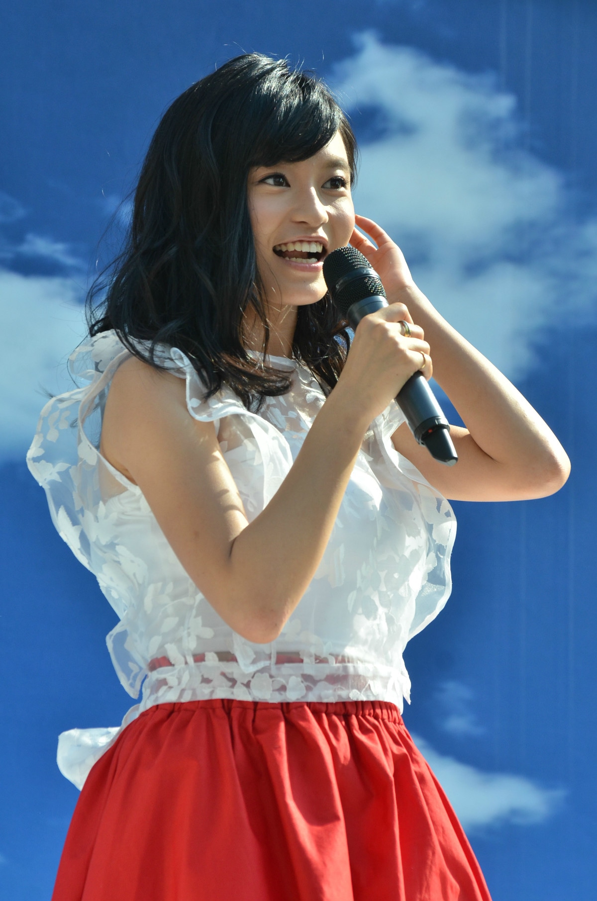 小島瑠璃子