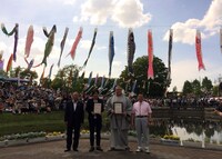 鯉のぼりと観客をバックにしてのフォトセッションも行われた。