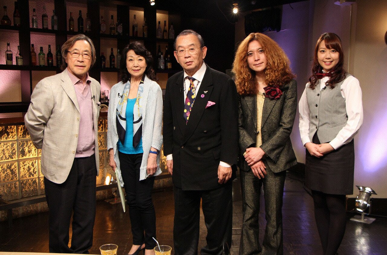 「ムード歌謡2時間スペシャル」に出演するタブレット純（右から2人目）。(c)BSジャパン