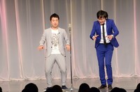 漫才中のワンシーン。