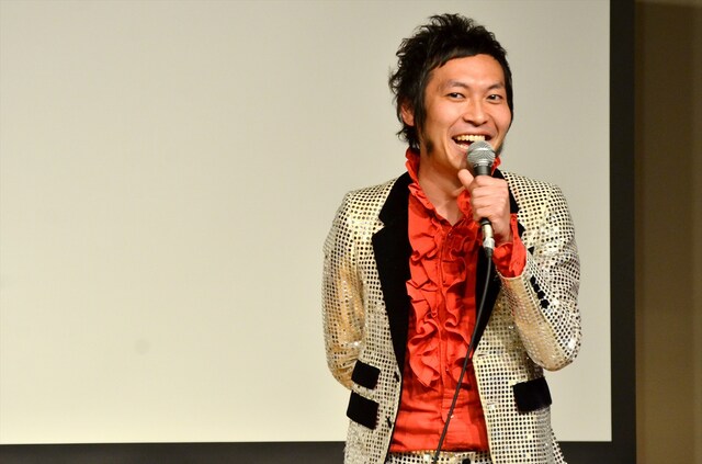 「ブギウギ専務」のイベントに出演した、ウエスギ専務こと上杉周大（THE TON-UP MOTORS）。