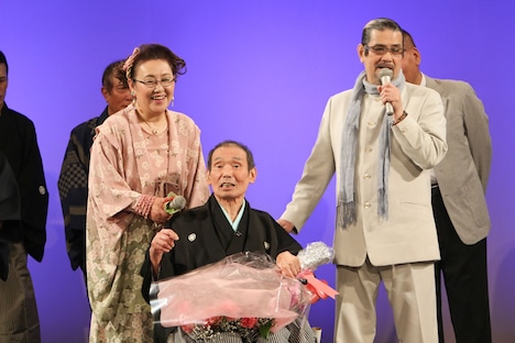 記者会見の様子。