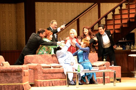 「ルーマーズ」公開舞台稽古の様子。