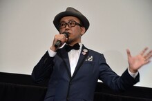 「天才バカヴォン～蘇るフランダースの犬～」の完成披露舞台挨拶に出席したFROGMAN。