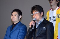 左から、品川ヒロシ監督、哀川翔。