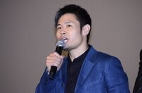 監督の品川ヒロシ。