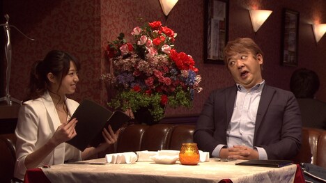 コント「グルメぶる男」(c)NHK