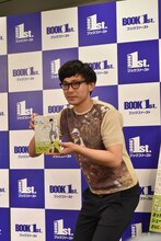 ムービー用に「動きのある画」を求められるタナカダファミリア。