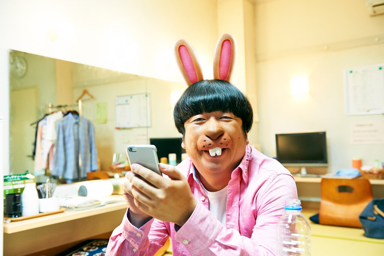 ポコタに変身するバナナマン日村。