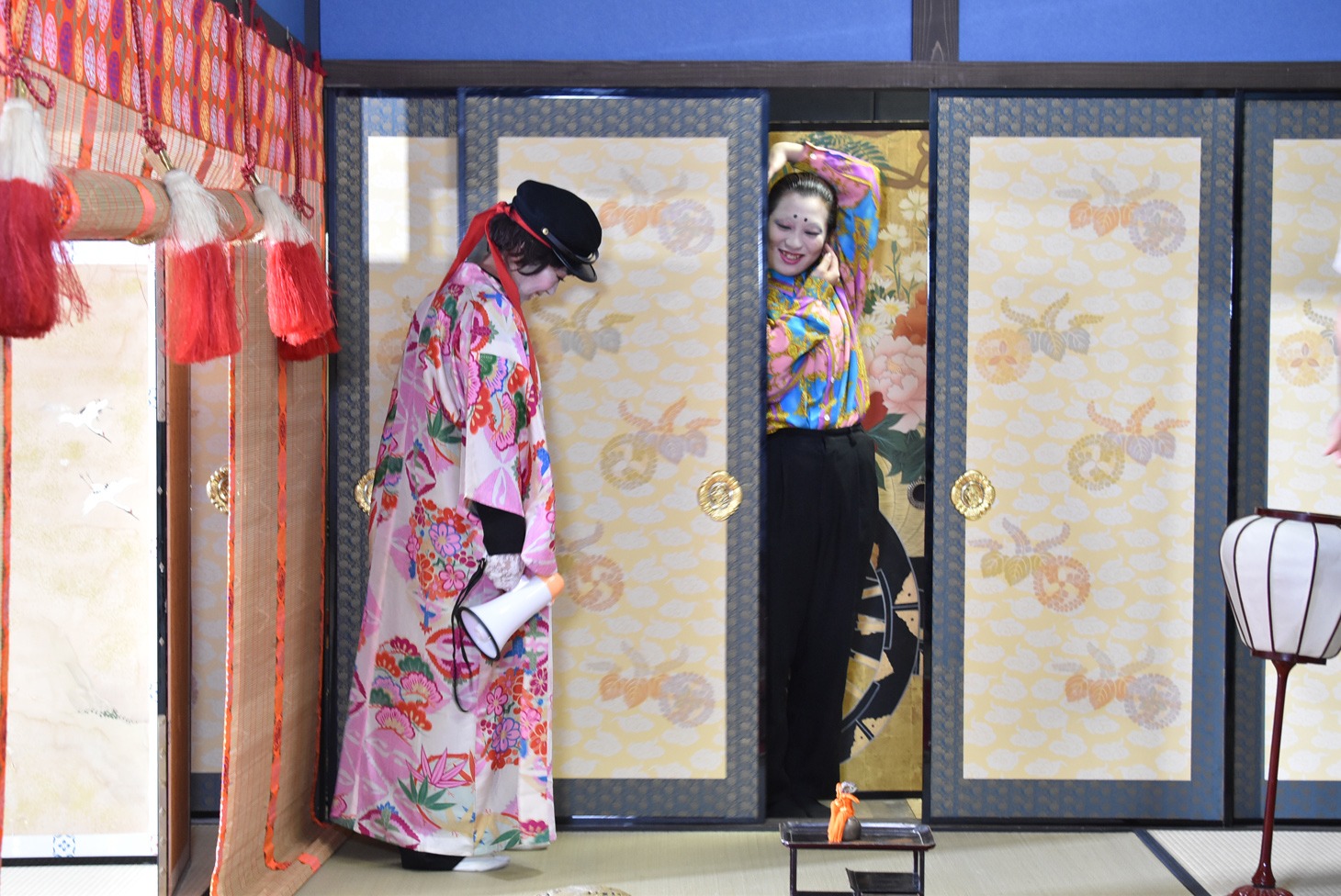 時代劇セットでのコント収録の様子。