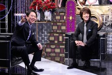 「有吉反省会」反省人の貴水博之（右）。(c)日本テレビ