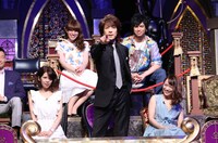 「有吉反省会」反省人の貴水博之（中央）。(c)日本テレビ