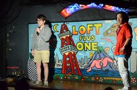 パーティ内山（左）の登場に怪訝な表情を見せる永野（右）。