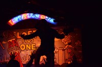 ステージに現れた永野。