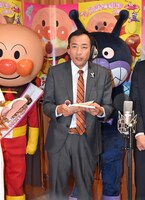 アフレコを披露するナイツ塙。