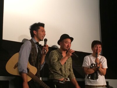 映画「騒音」の封切り記念イベント第4弾に出席した（左から）どぶろっく、関根勤。 (c)2015騒音組合