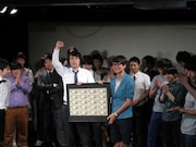 「賞金20万争奪!K-PRO春の最強ネタ決定戦!」で優勝した磁石(中央)。