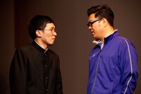 「シソンヌライブ『quatre』」のワンシーン。