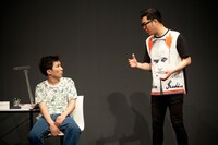 「シソンヌライブ『quatre』」のワンシーン。