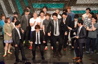 審査の結果を待つ間のトークコーナーの様子。