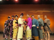 「劇団あるある座」を立ち上げたレイザーラモンRG（左から4人目）。(c)吉本興業