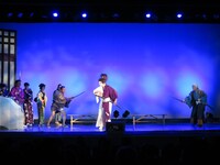 「劇団あるある座」の旗揚げ公演の様子。(c)吉本興業