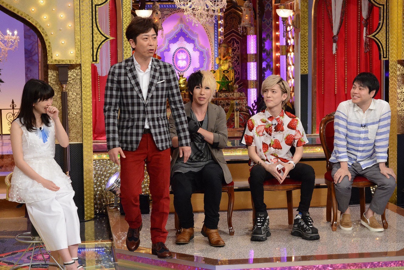 左から志田未来、後藤輝基、歌広場淳、こんどうようぢ、井上裕介。 (c)日本テレビ
