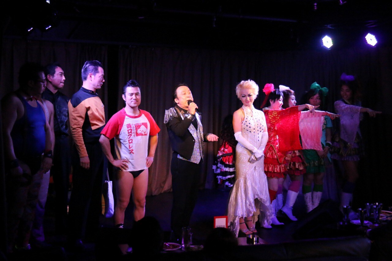 金八モノマネとタンバリンがコラボ、リズムに合わせて「人という字は…」