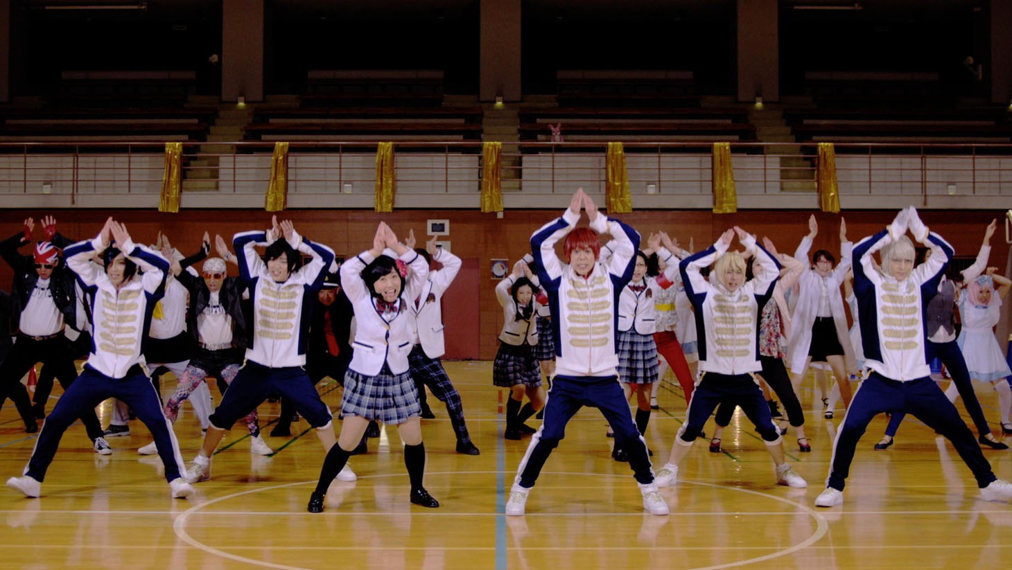 踊るキンタロー。とアルスマグナ。
