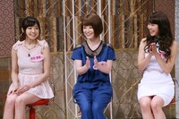 左から、中村静香、中島愛里、三原勇希。(c)テレビ東京