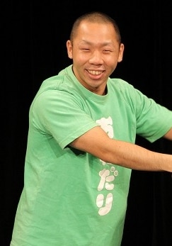 おねだり豊。写真は2012年のライブより。