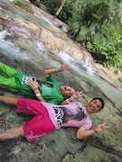 DVD「東野・岡村の旅猿SP&6 プライベートでごめんなさい…カリブ海の旅(5) ドキドキ編 プレミアム完全版」に出演する(左から)ナインティナイン岡村、東野幸治。(c)「東野・岡村の旅猿6」製作委員会