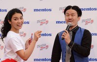 （左から）秋元才加、ピスタチオ伊地知。