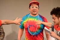 ゲストボーカルのETチャン（ムートン伊藤）。