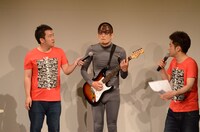 ピーマンズスタンダード南川扮するモグラ（中央）。