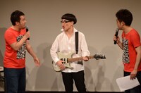 「禿夢2代目エアギタリスト公開オーディション」の様子。